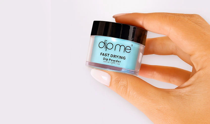 Cómo hacer una manicura con dipping en casa – paso a paso