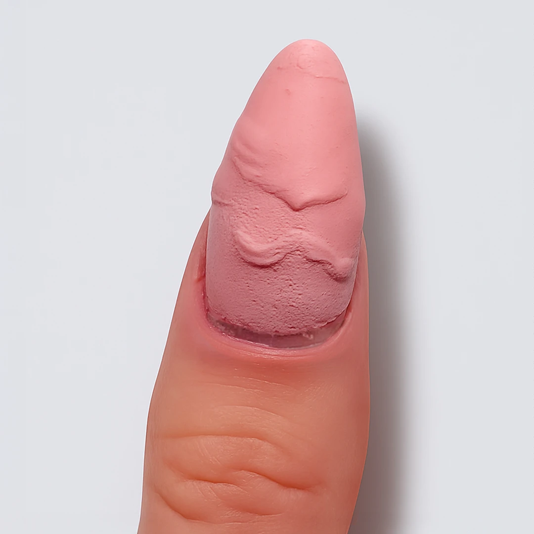 Jak uniknąć grudek podczas manicure DipMe – krok po kroku