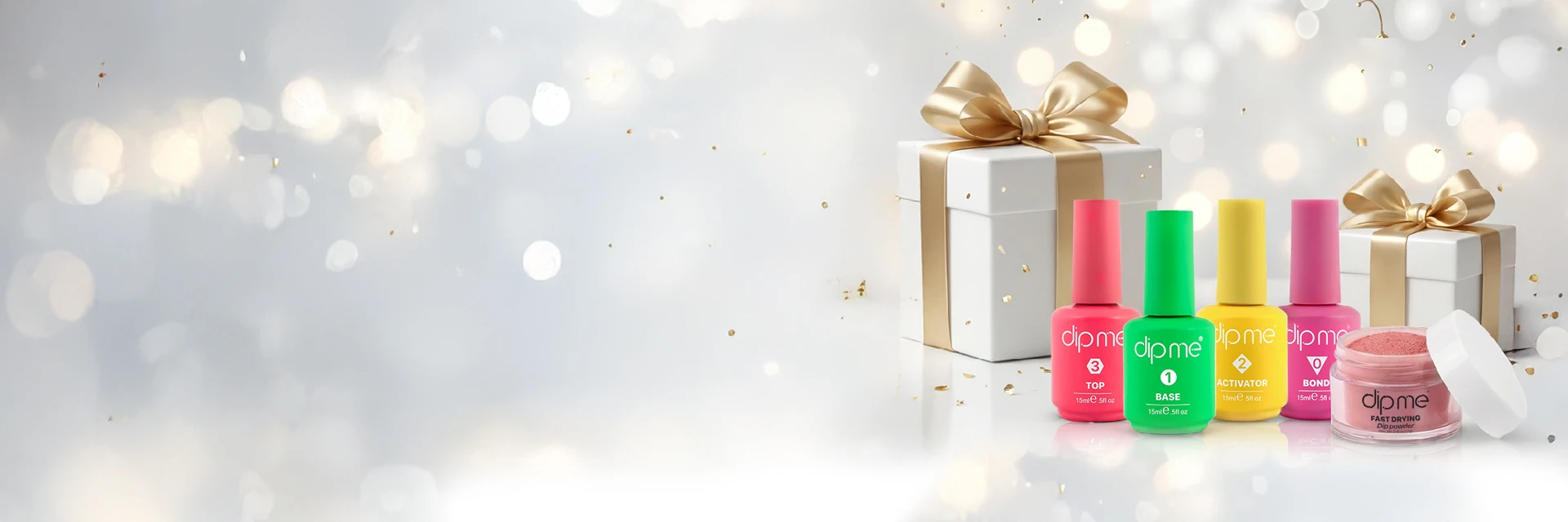 Vianočný stromček s DipMe – jednoduchý sviatočný manikúr doma