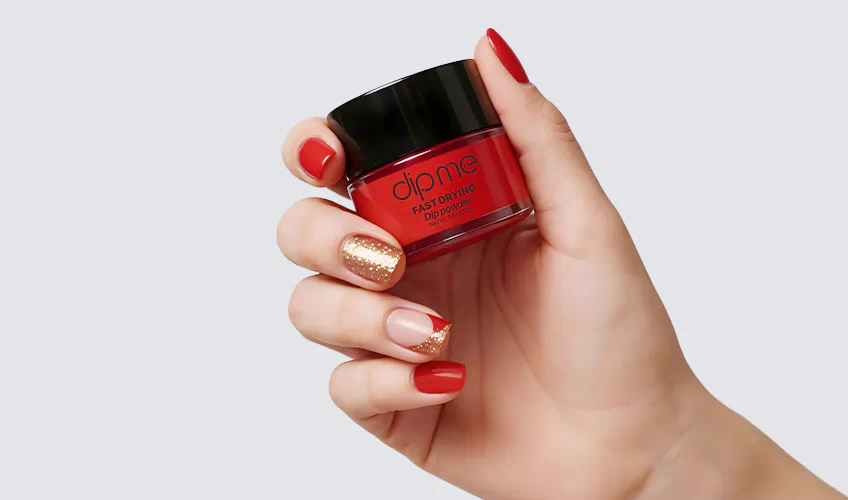 Blagdanska francuska manikura s DipMe