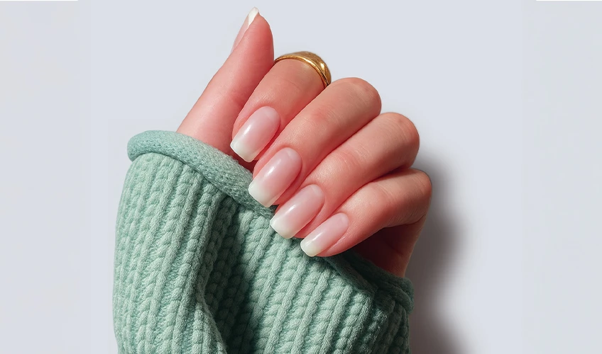 Cómo hacer una manicura francesa con DipMe – paso a paso