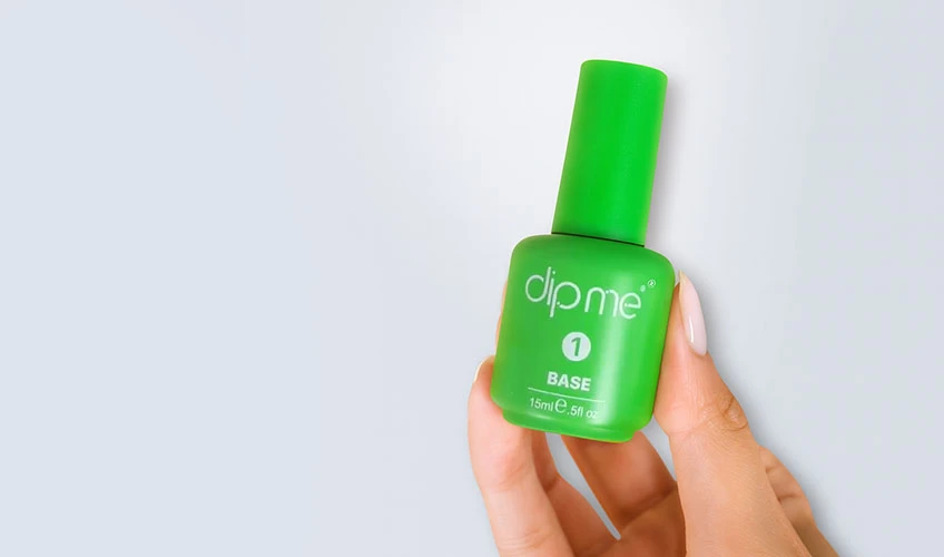 Jak prawidłowo nałożyć bazę do manicure DipMe – krok po kroku