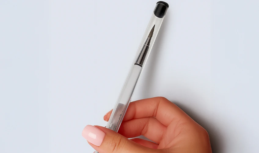 Wie du den Pinsel für den Nagelaufbau benutzt