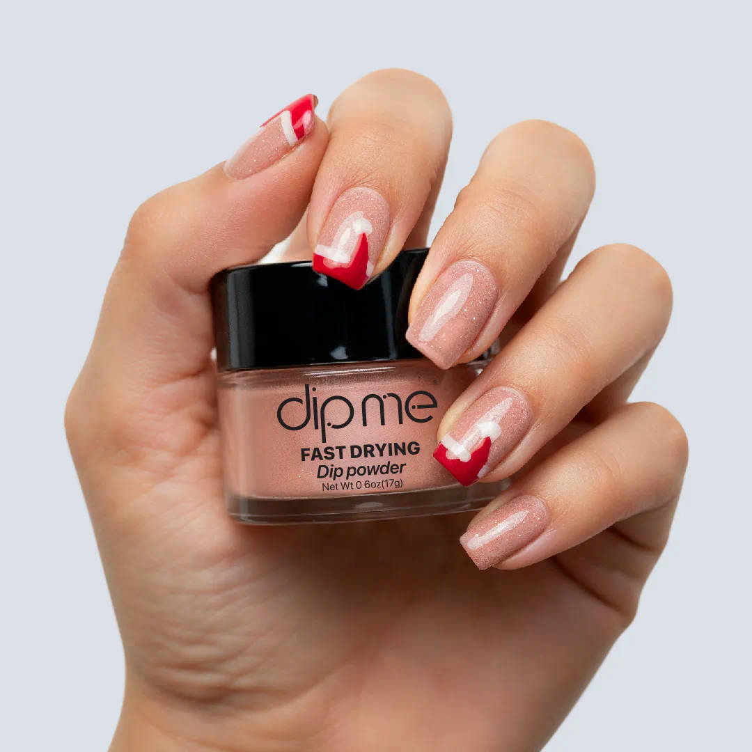 Vianočná manikúra „Vianočná čiapka“ s DipMe – jednoduchý sviatočný dizajn doma