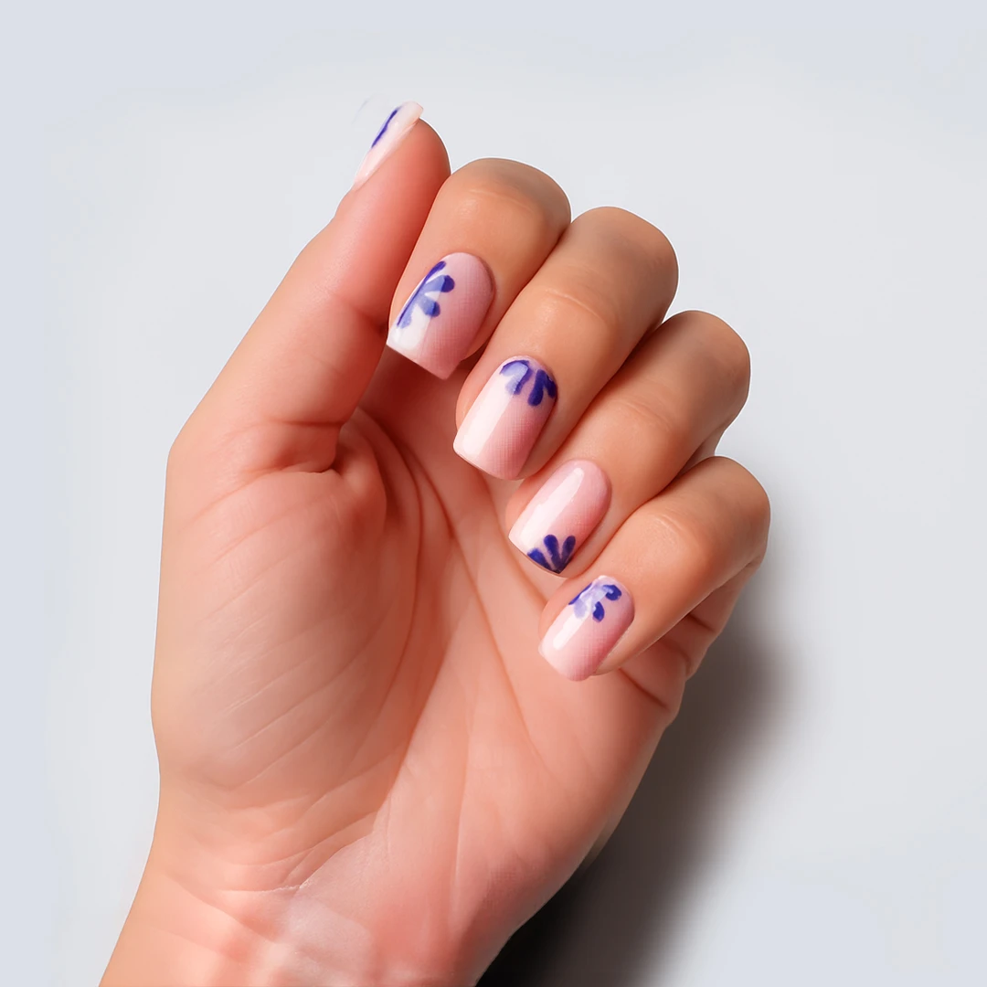 Maniküre mit Blumen – Schritt für Schritt